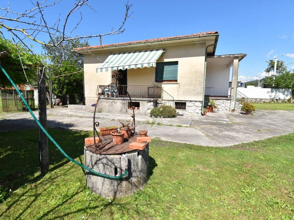 Villa a Seravezza in Via Aurelia, 1256 - Foto 4