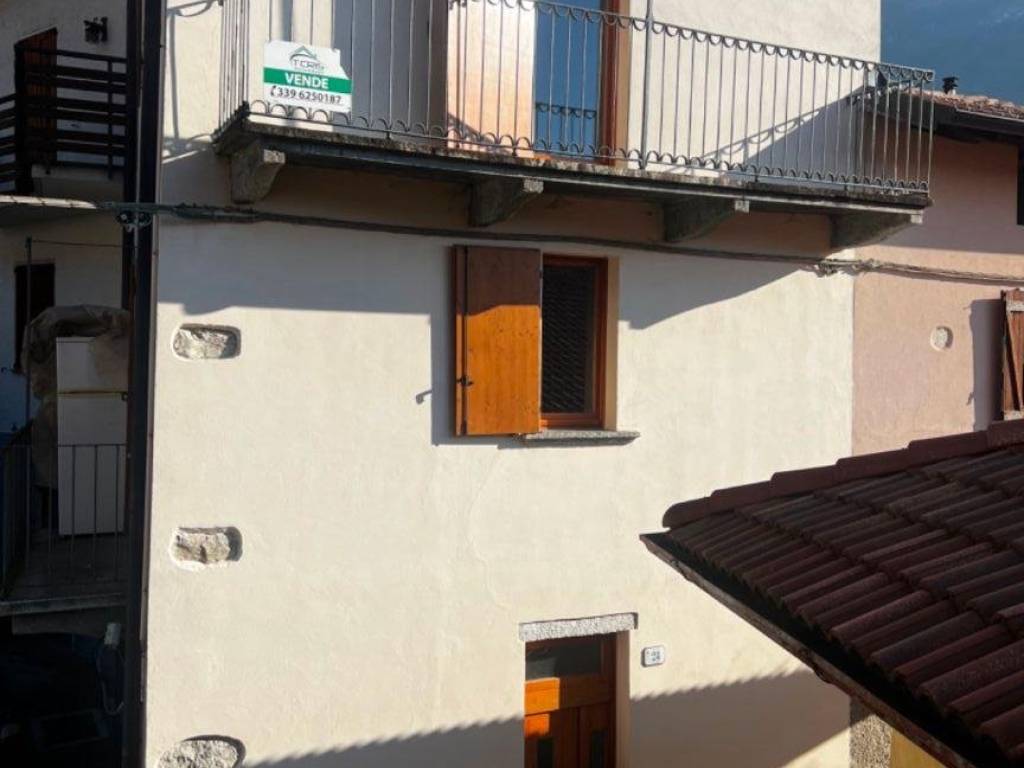 Casa indipendente a Ballabio in Via Aurelio Saffi - Foto 2