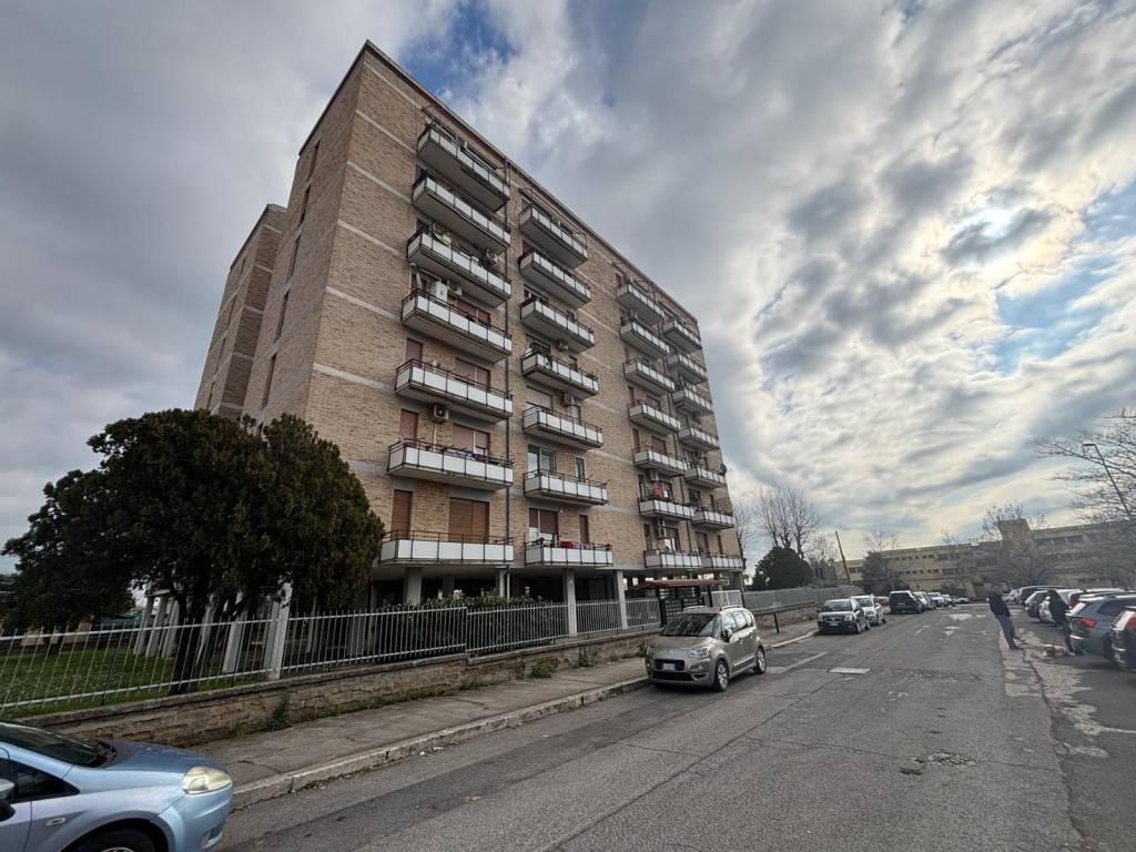 Appartamento a Aprilia in Via Gabriele D'Annunzio - Foto 2