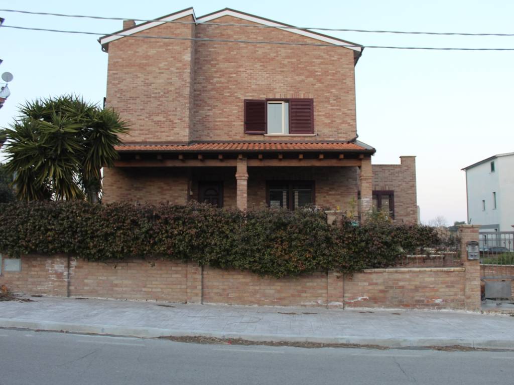 Villa a San salvo in CONTRADA STAZIONE, 49 A - Foto 2