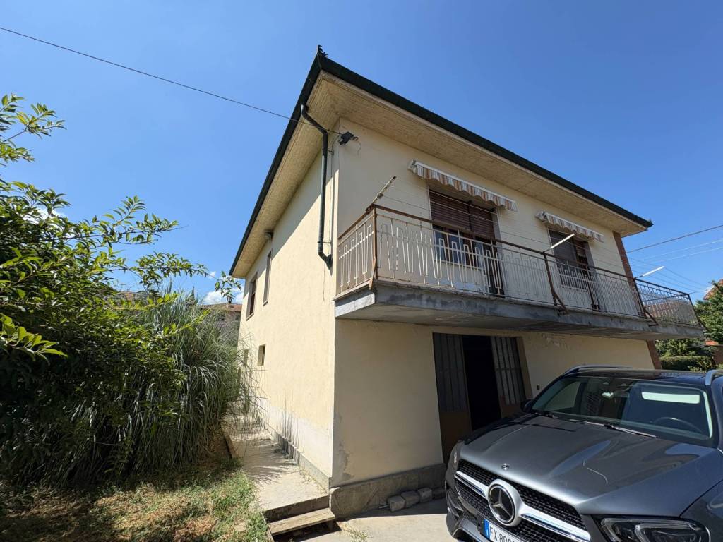 Casa indipendente a San damiano d'asti in via Massimo d'Azeglio, 4 - Foto 5