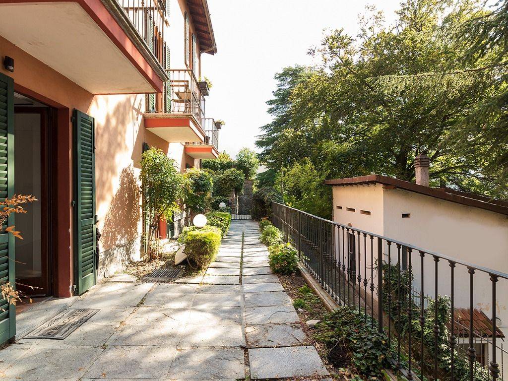 Appartamento a Cernobbio in Via Monte Santo - Foto 4