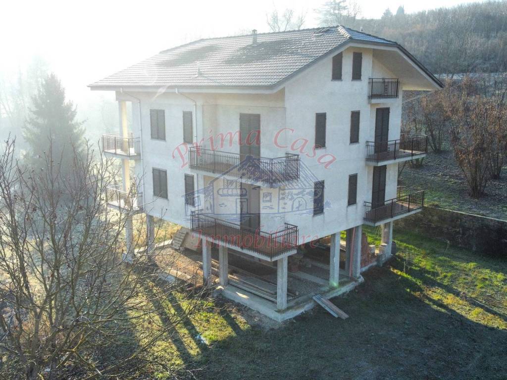 Villa a Costigliole d'asti in Via Giacomo Scotti - Foto 4