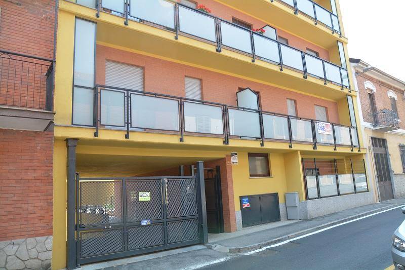 Appartamento a Moncalieri in Via Cairoli, 22 - Foto 2