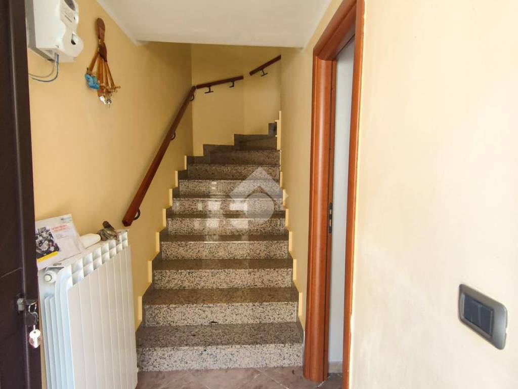 Casa indipendente a Falconara albanese in Via Giorgio Castriota, 6 - Foto 3