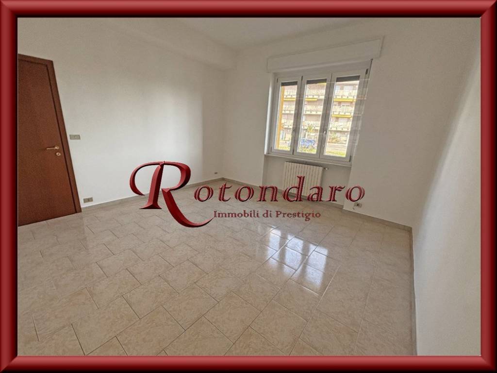 Appartamento a Milano in Via Voltri - Foto 4