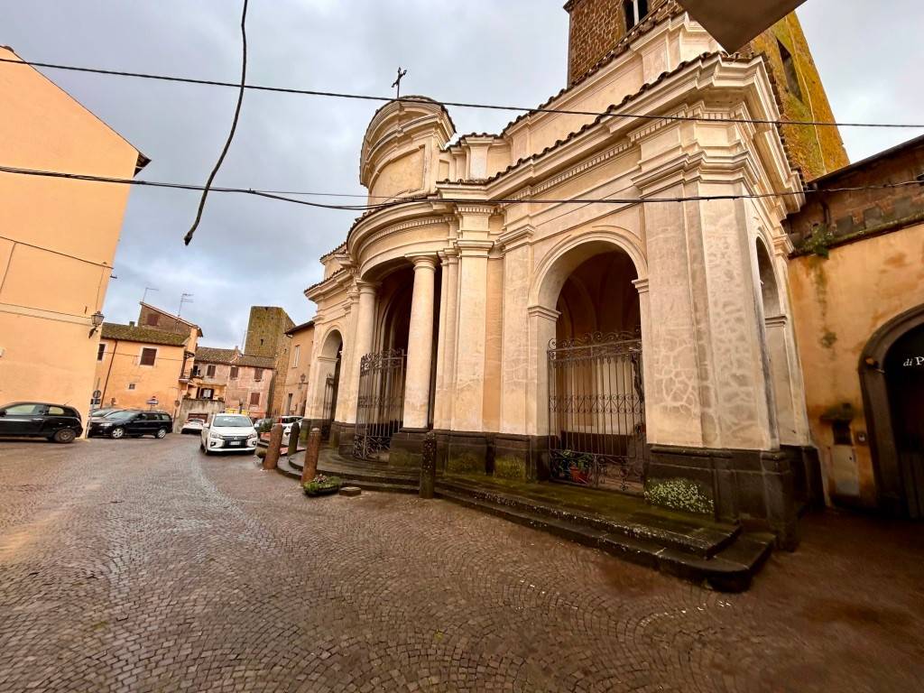 Appartamento a Sutri in Piazza del Duomo - Foto 2