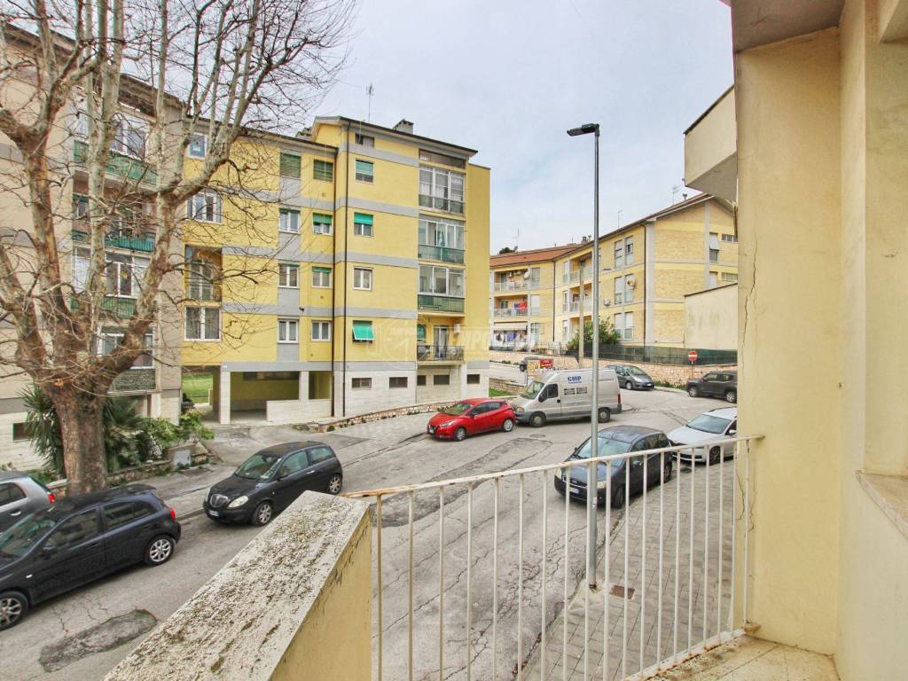 Appartamento a Ancona in Via Tamburini Augusto - Foto 4