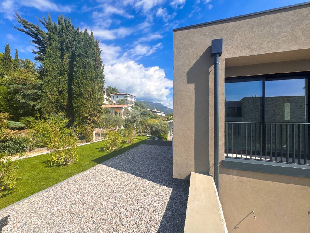 Villa a Costermano sul garda in Piazza Gian Battista Ferrario, 1 - Foto 5