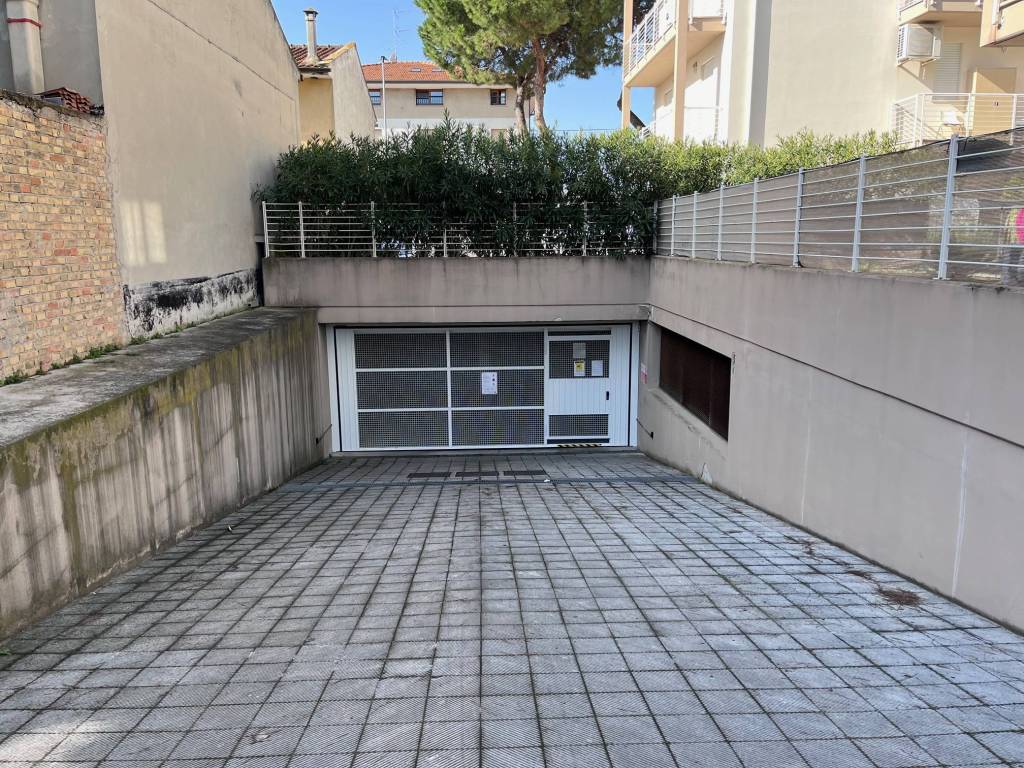 Box / garage a Civitanova marche in Via Mentana - Foto 2