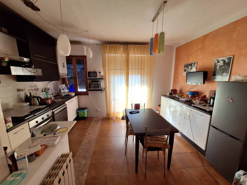 Appartamento a Sinalunga in Piazza Giuseppe Garibaldi - Foto 4