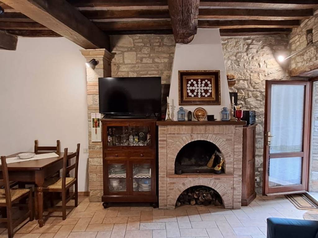 Appartamento a Todi in Strada Provinciale di Todi - Foto 2