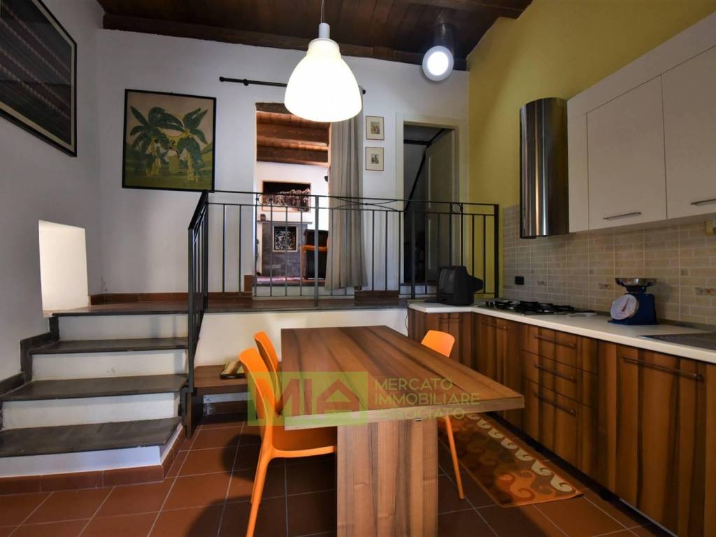 Casa indipendente a Sarnano in Contrada Migliarucci, 194 - Foto 4