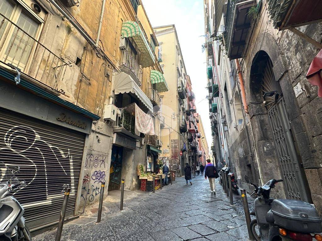 Immobile a Napoli in Largo dei Santi Apostoli, 17 - Foto 2