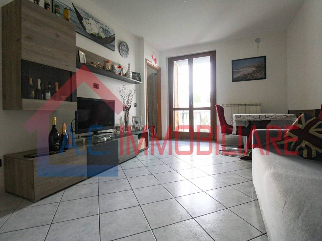 Appartamento a Somma lombardo in Via Novellina - Foto 2