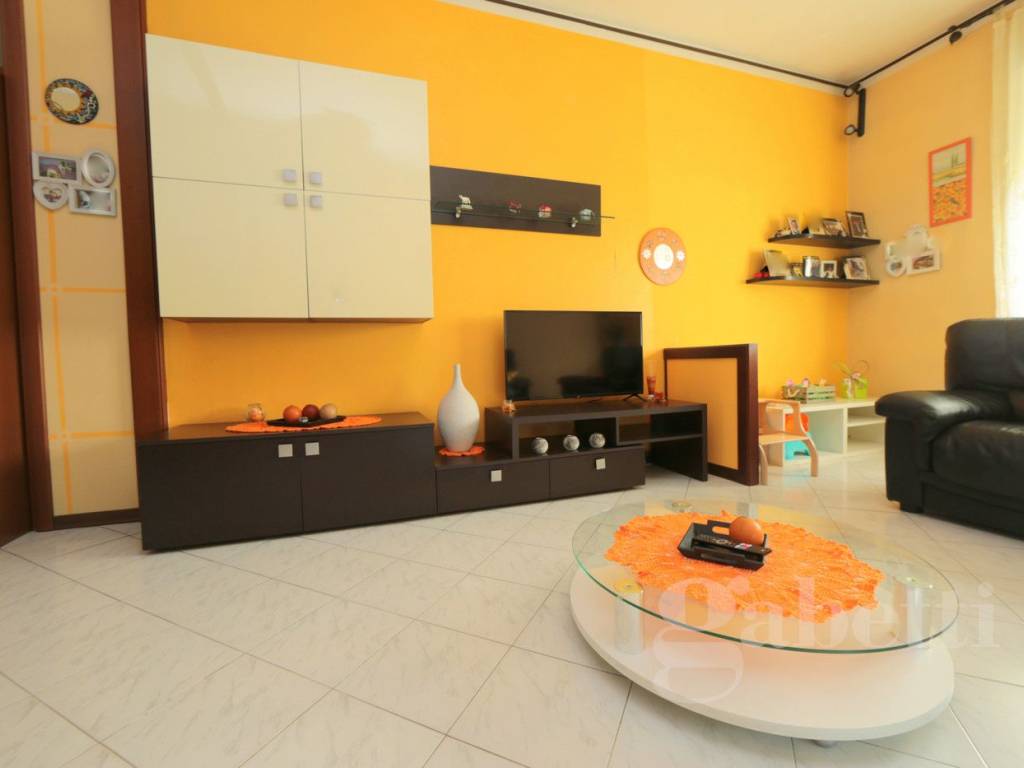 Appartamento a Lonate pozzolo in Via Montello, 11 - Foto 5