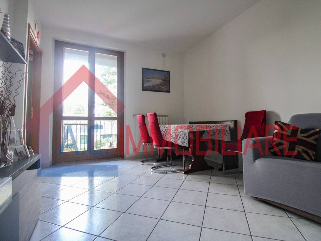 Appartamento a Vergiate in Via Felice Cavallotti, 6 - Foto 3