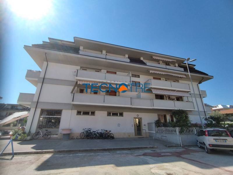 Appartamento a Martinsicuro in Via Giovanni da Verrazzano, 3 - Foto 2