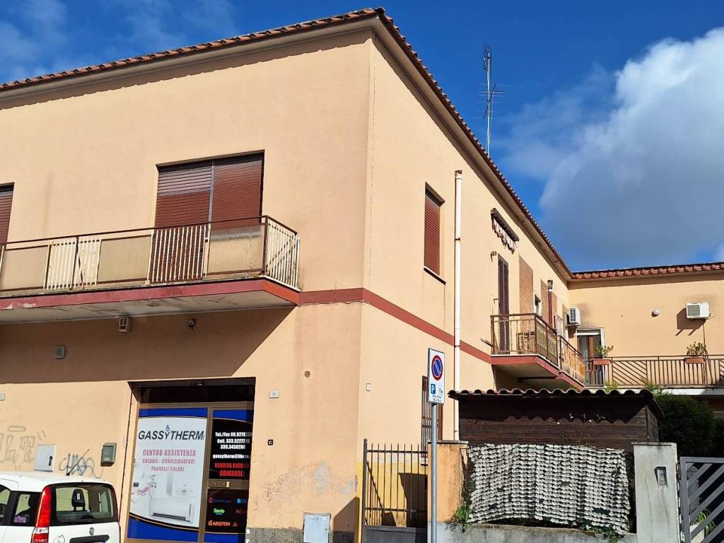 Appartamento a Aprilia in Via degli Olivi - Foto 3