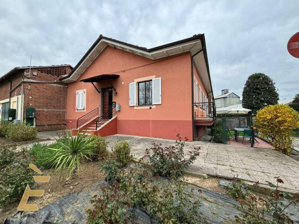 Villa a Villanova d'asti in viale torino, 19 - Foto 2