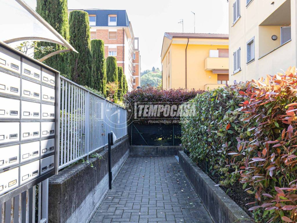 Appartamento a Oggiono in Via C. A. dalla Chiesa 2 - Foto 4