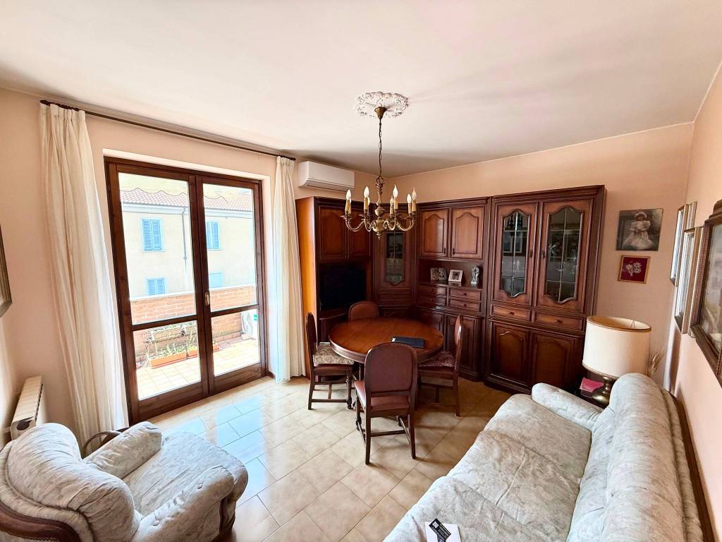 Appartamento a Saronno in Via Piave - Foto 2