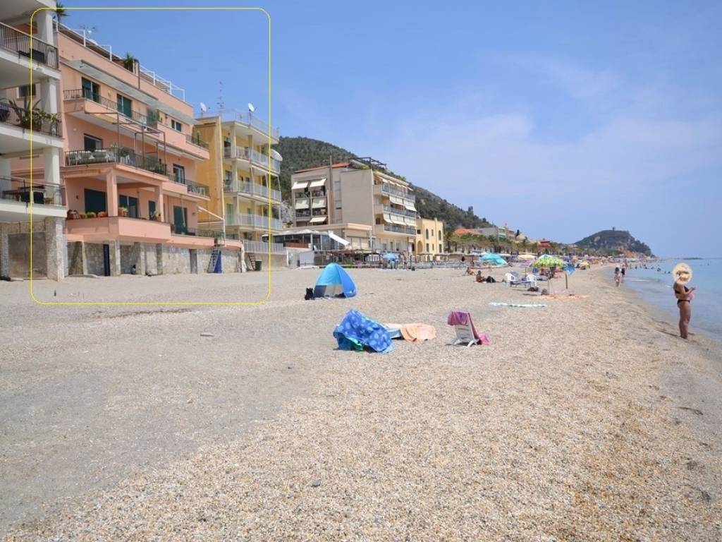 Appartamento a Finale ligure in Via Aurelia, 28 - Foto 2