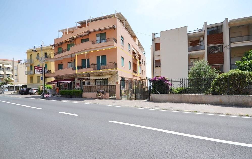 Appartamento a Finale ligure in Via Aurelia, 28 - Foto 5