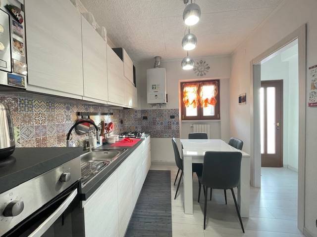 Appartamento a Malnate in Via Zara, 5 - Foto 3