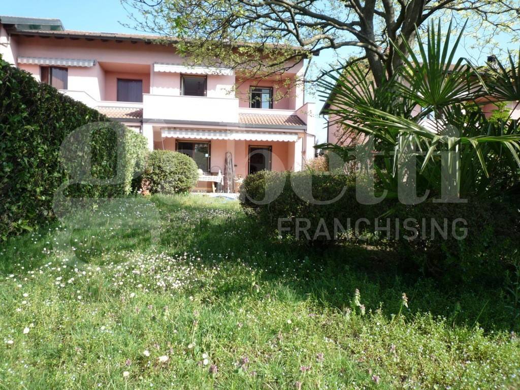 Villetta a schiera a Angera in Via Piave, 7 - Foto 2