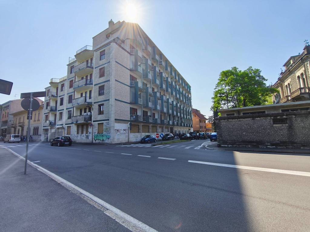 Appartamento a Busto arsizio in Via Emilio Parona, 2 - Foto 2