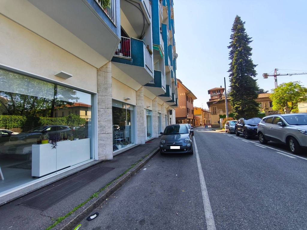 Appartamento a Busto arsizio in Via Emilio Parona, 2 - Foto 4