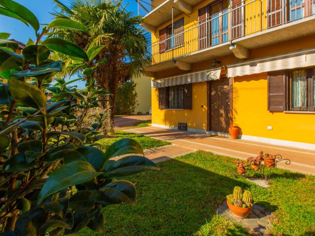Villa a Oleggio in Via Cascine Bellini, 4 - Foto 4