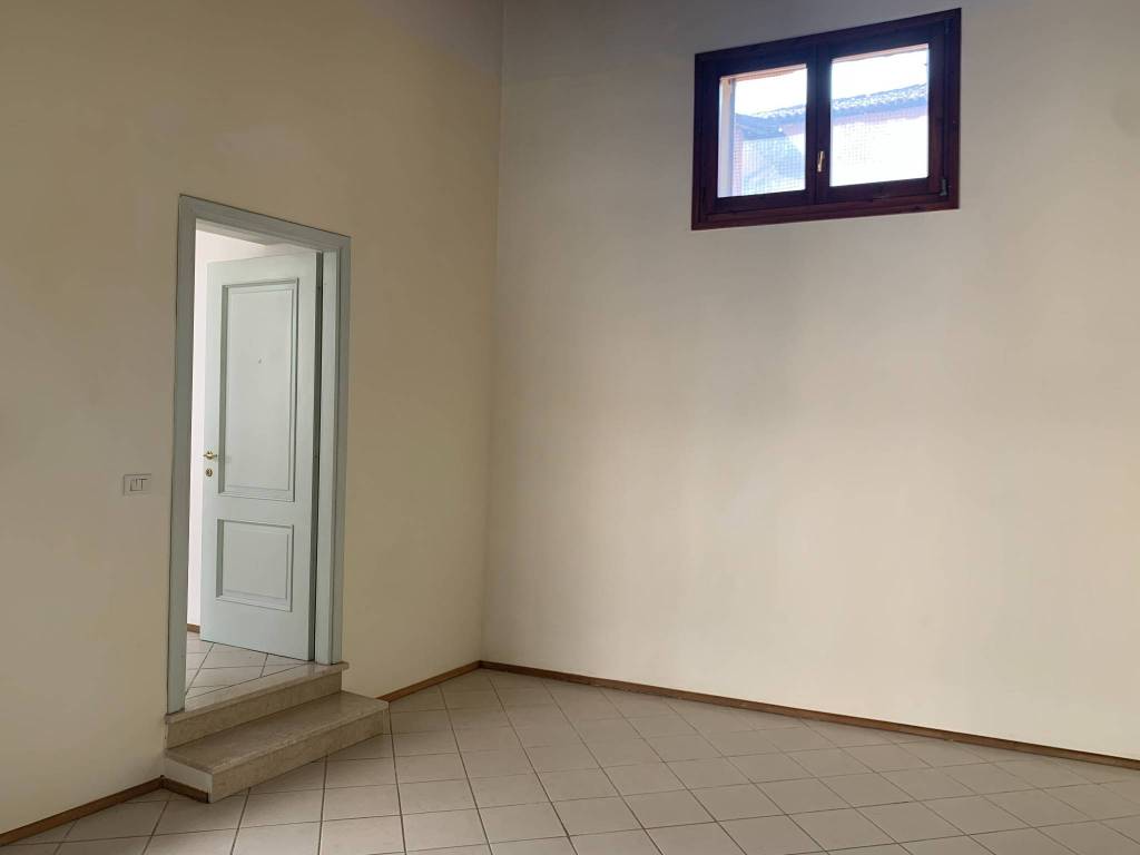 Appartamento a Lodi in Via Camillo Benso di Cavour - Foto 4