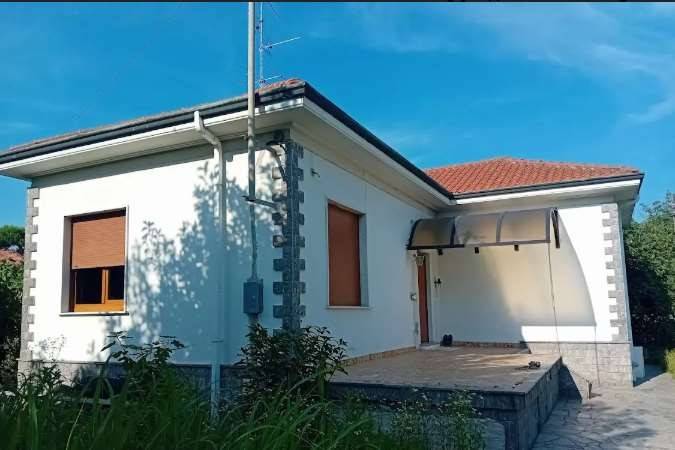 Villa a Busto arsizio in Via Cassano Magnago - Foto 2