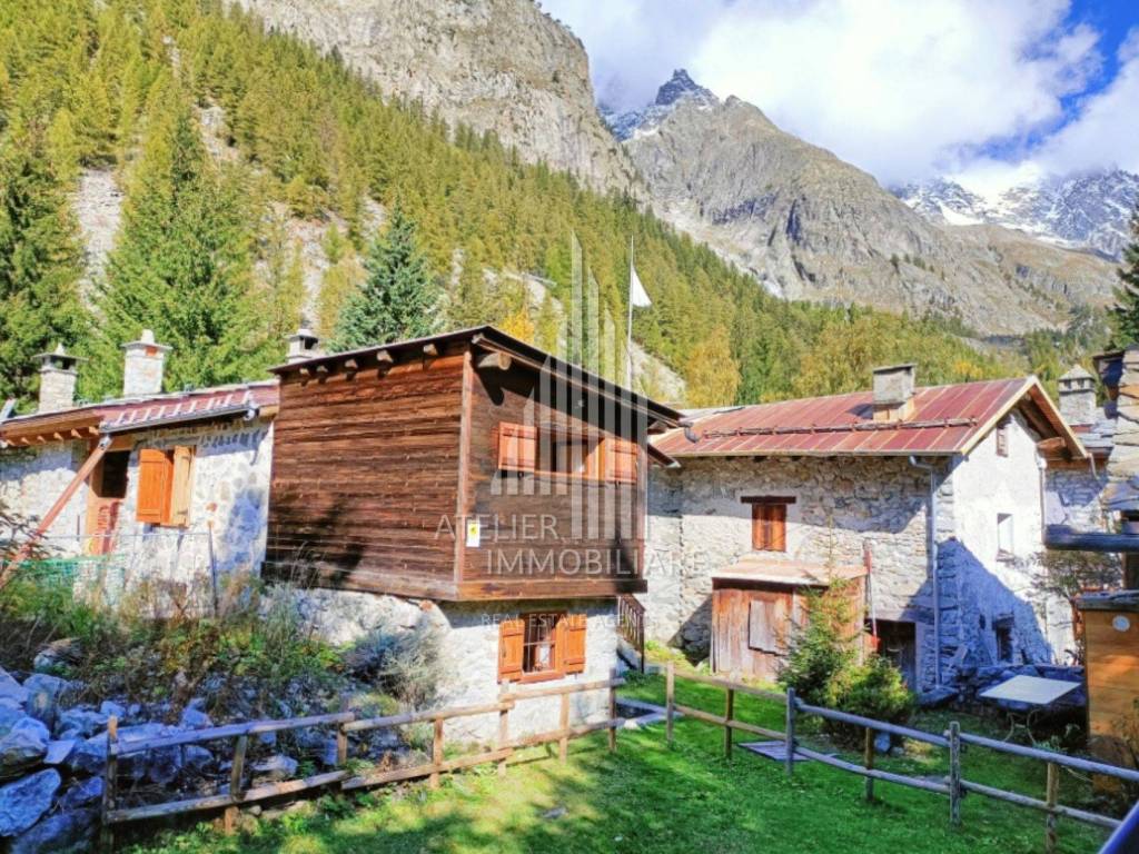 Villa a Courmayeur in Località Peuterey - Foto 5