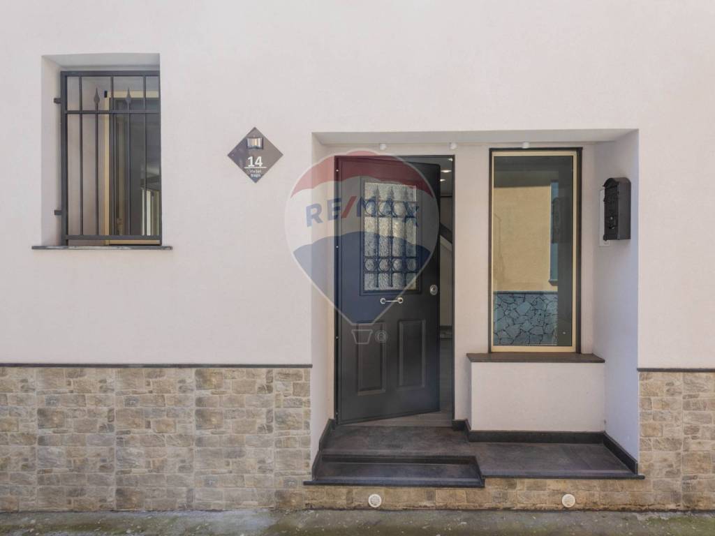Casa indipendente a Aci sant'antonio in Via San Biagio, 14 - Foto 2
