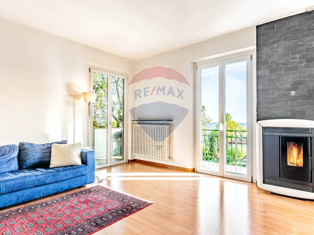 Appartamento a Barasso in VIA AL RONCO, 12 - Foto 3