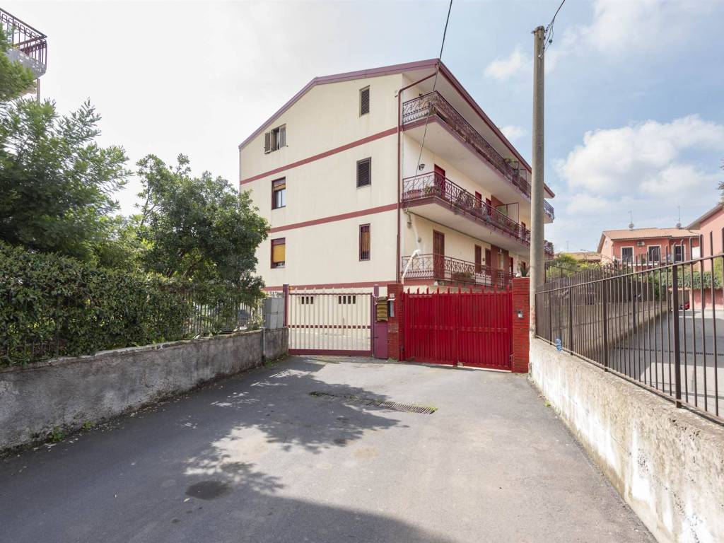 Appartamento a Sant'agata li battiati in VIA ARTURO TOSCANINI, 19 - Foto 3