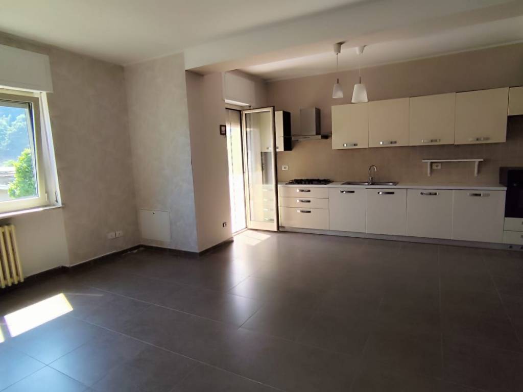 Appartamento a Pont-saint-martin in Via Nazionale per Carema - Foto 4