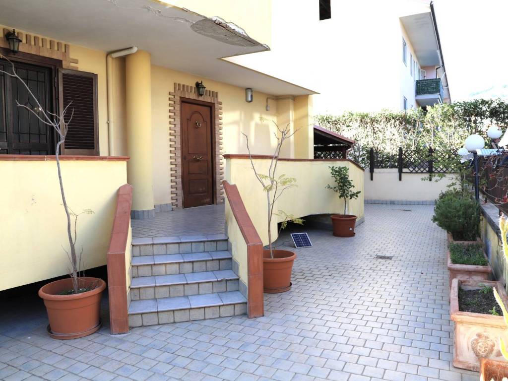 Villa a Maddaloni in Via Carrarone, 53 - Foto 4