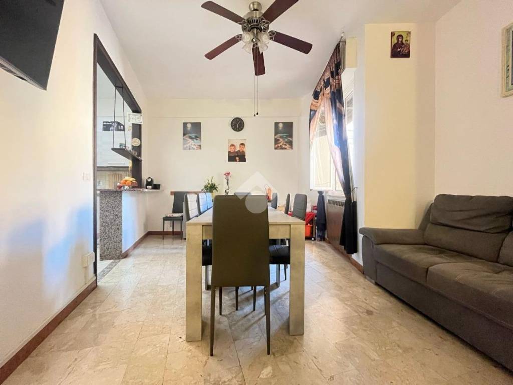 Appartamento a Sarzana in Via Sobborgo Emiliano, 31 - Foto 2