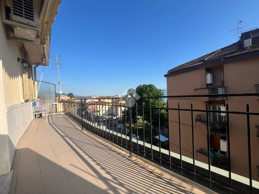 Appartamento a Sarzana in Via Sobborgo Emiliano, 31 - Foto 4
