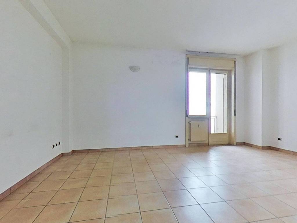 Appartamento a Saronno in Via Giacomo Leopardi, 15 - Foto 2