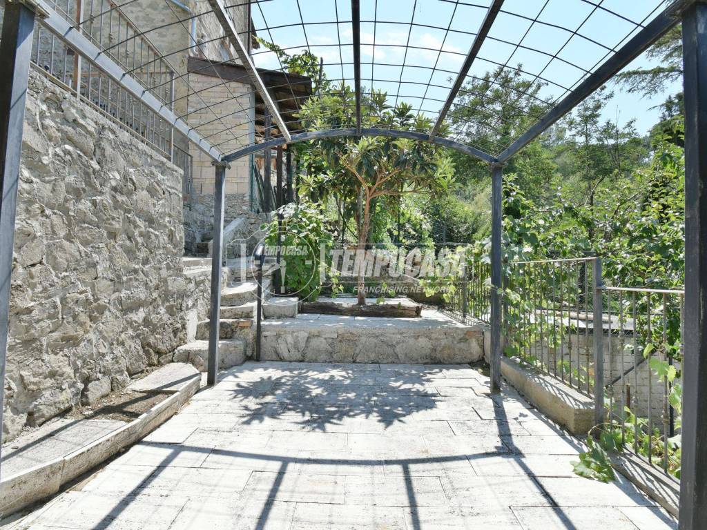 Casa indipendente a Ascoli piceno in Strada Provinciale Lungo Tronto 99/140 - Foto 3