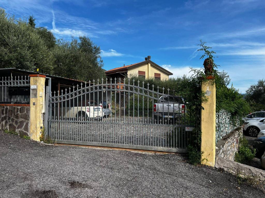 Villa a La spezia in Via Antonio Marani, 31 - Foto 2