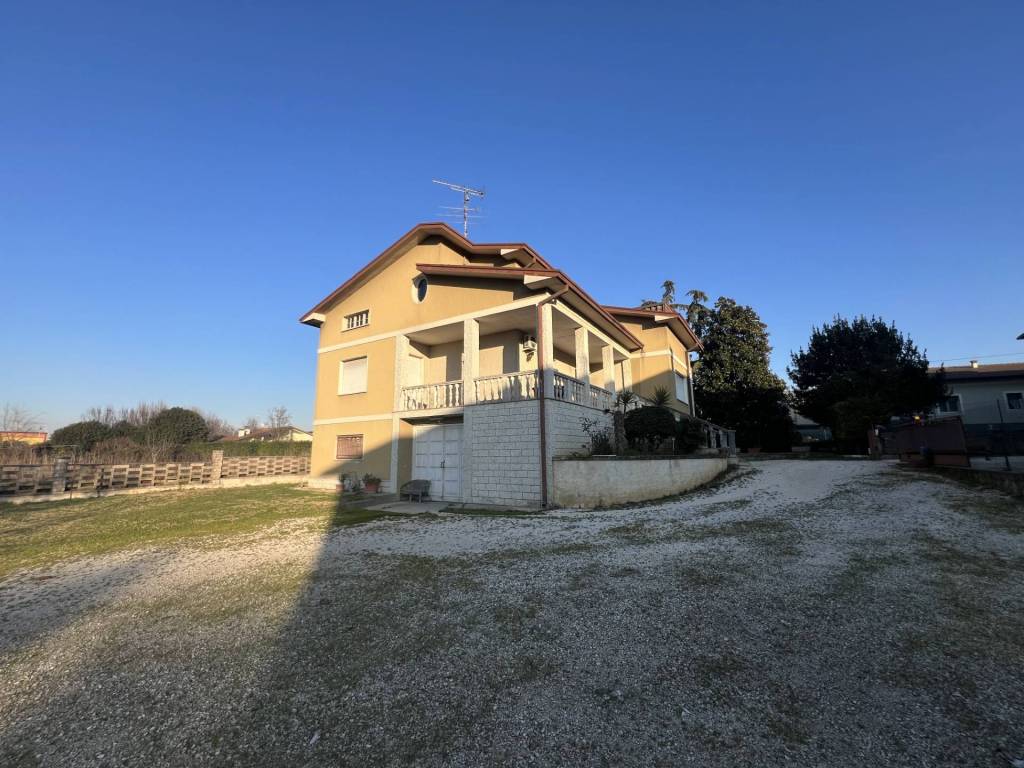 Villa a Asola in Via Virgilio - Foto 2