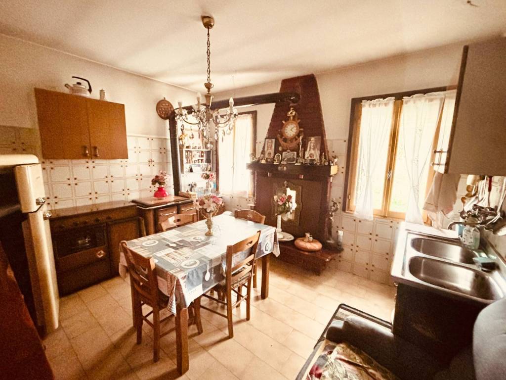 Casa indipendente a Borgo veneto in Via Dossi, 73 - Foto 4