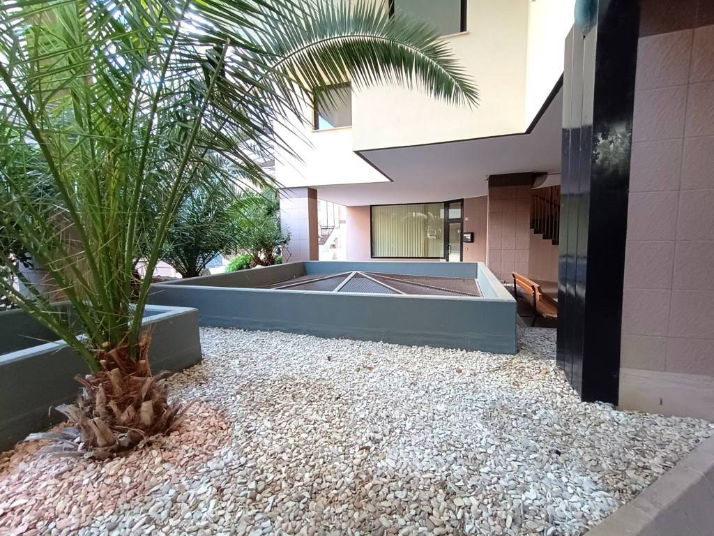 Immobile a Pesaro in Viale dei Partigiani - Foto 2