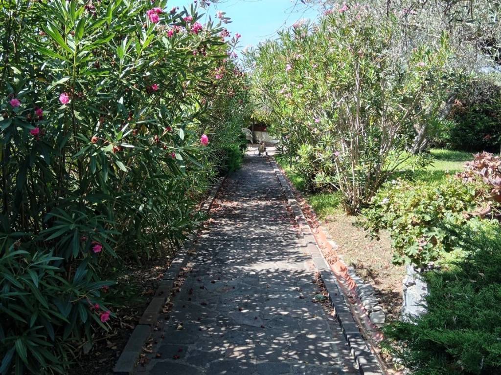 Villa a Imperia in Strada Massabovi - Foto 2